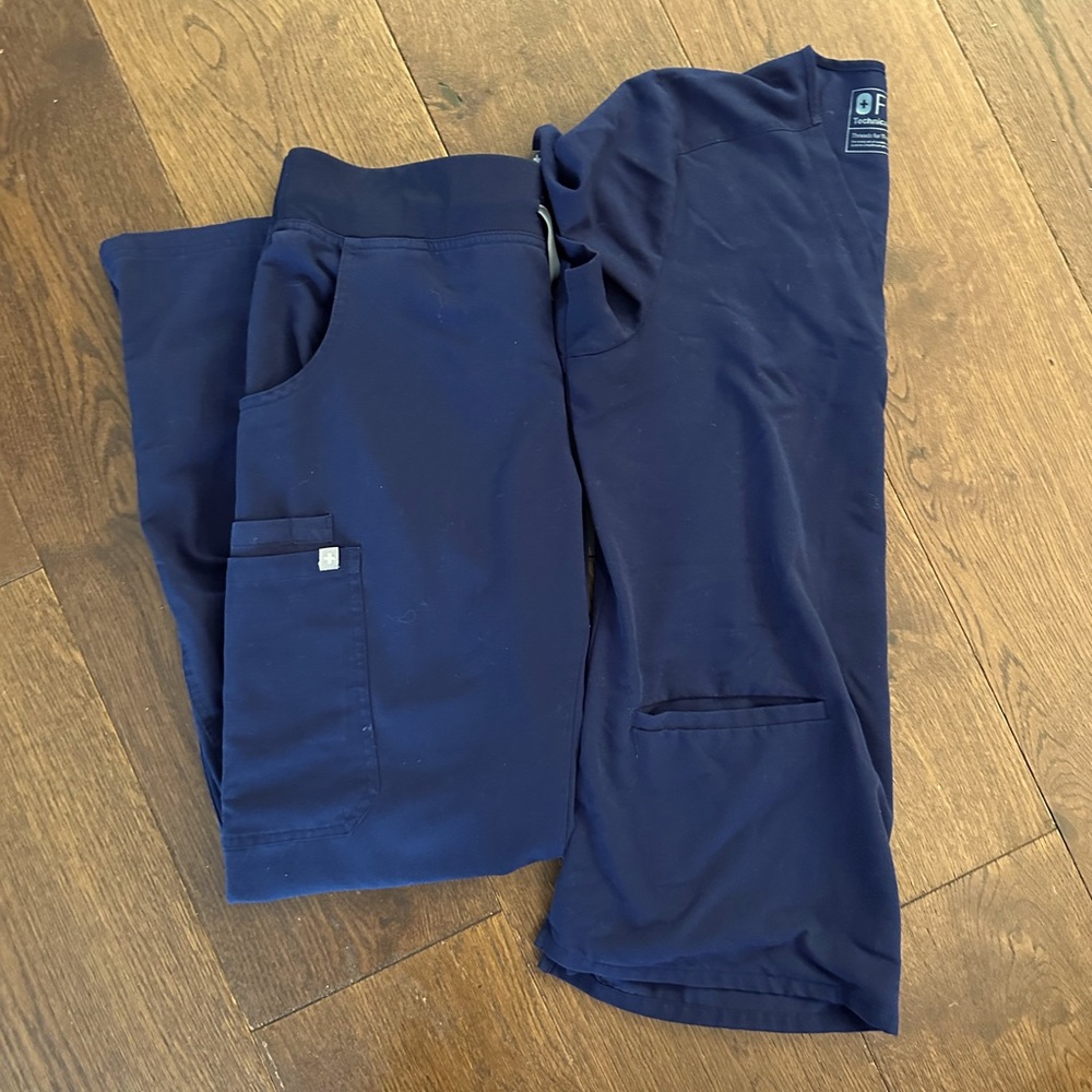 Size small Navy Figs scrubs top and bottom